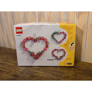 NIB LEGO 7" Heart Wreath Set Sealed